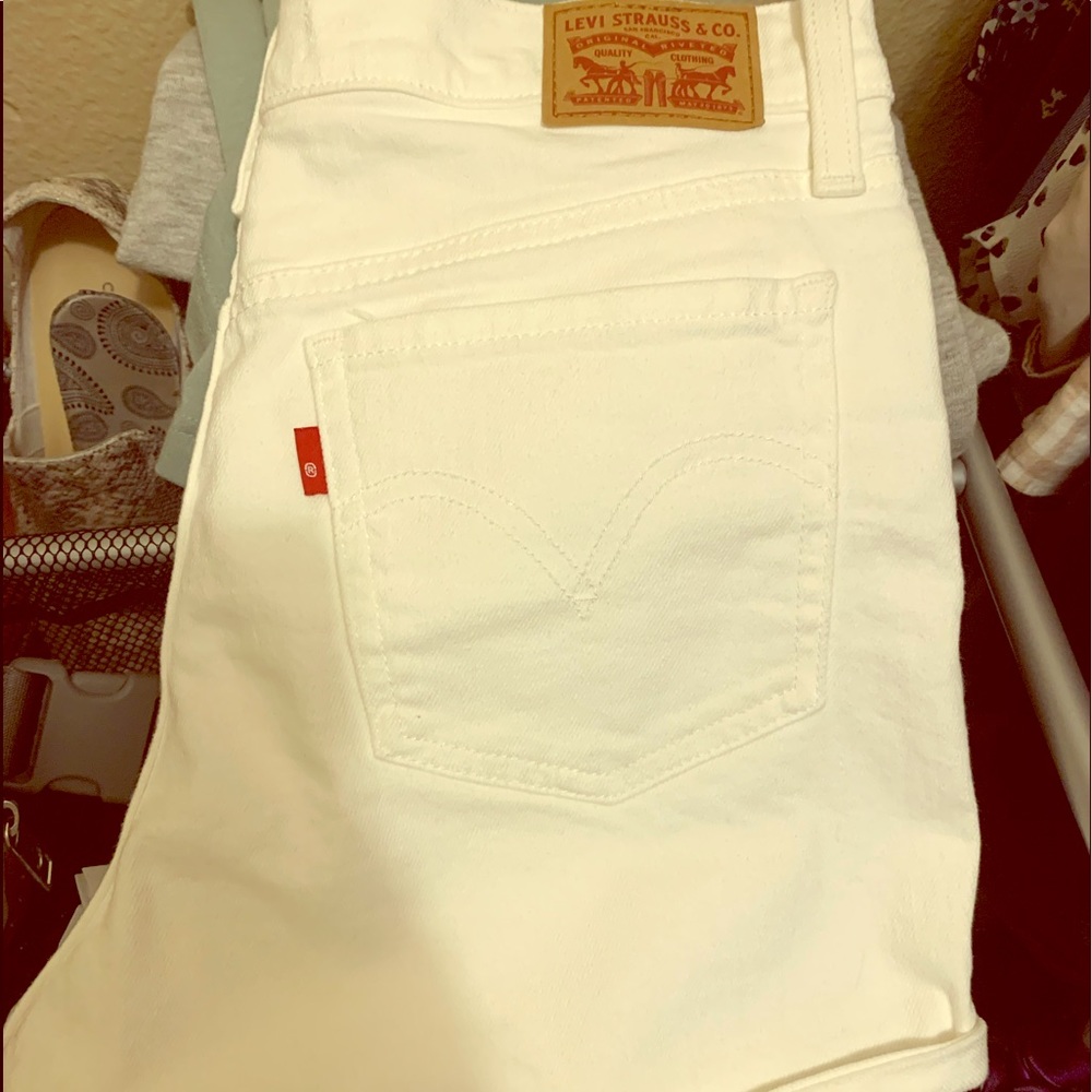 Levis white denim mid length shorts